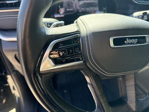 Used 2022 Jeep Grand Cherokee L Overland w/ Advanced Protech Group III AWD/4WD image 28