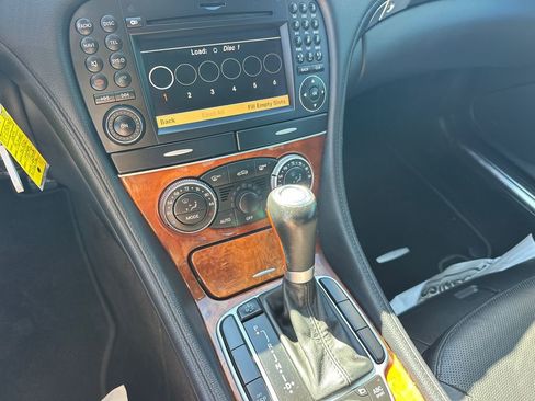 Used 2009 Mercedes-Benz SL 550 image 25