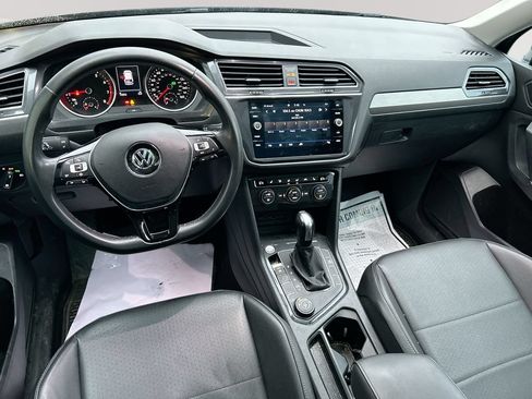 Used 2020 Volkswagen Tiguan SE w/ Panoramic Sunroof Package AWD/4WD image 22