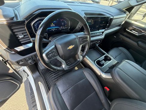 Used 2024 Chevrolet Silverado 2500 LTZ w/ LTZ Convenience Package AWD/4WD image 16