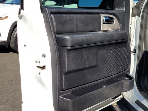 Used 2017 Ford Expedition EL XLT image 12