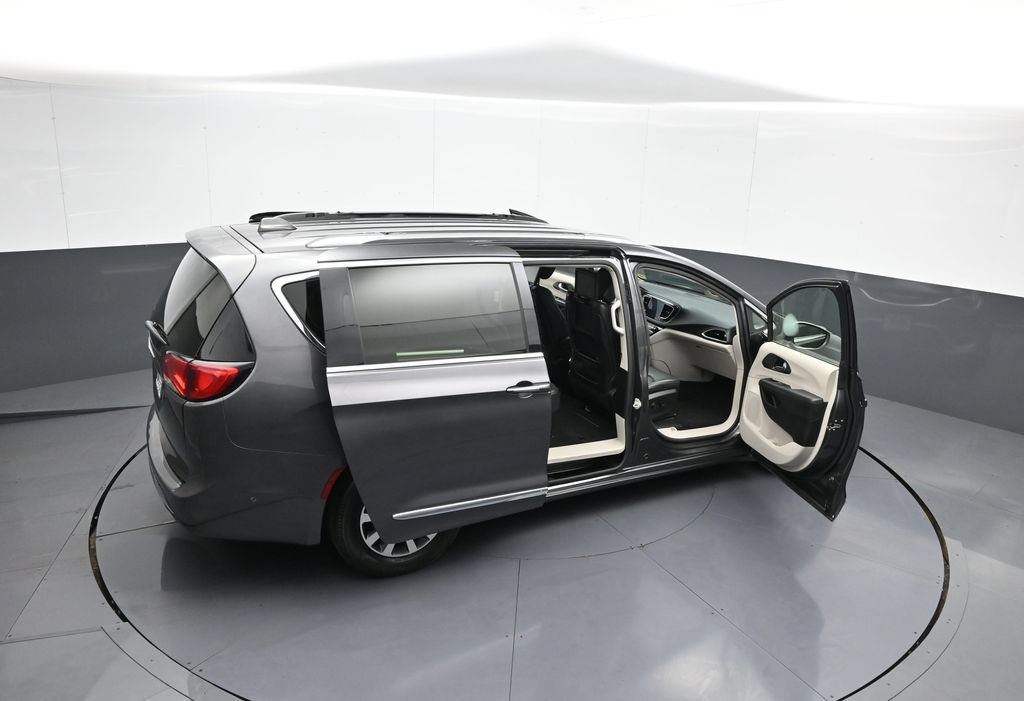 Used 2020 Chrysler Pacifica Touring-L Plus FWD image 48