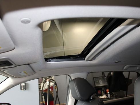 Used 2024 Honda HR-V EX-L image 39
