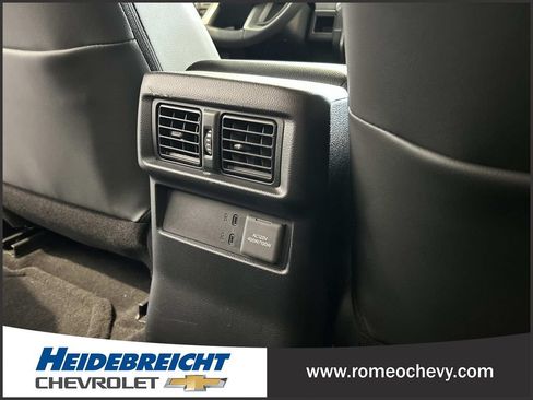 Used 2025 Toyota 4Runner TRD Off-Road Premium AWD/4WD image 17