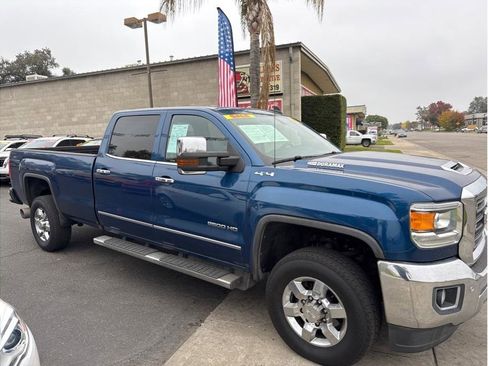 Used 2019 GMC Sierra 2500 SLT w/ Duramax Plus Package AWD/4WD image 4