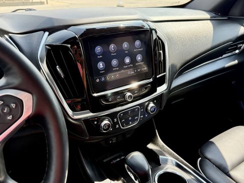Used 2023 Chevrolet Traverse Premier image 23