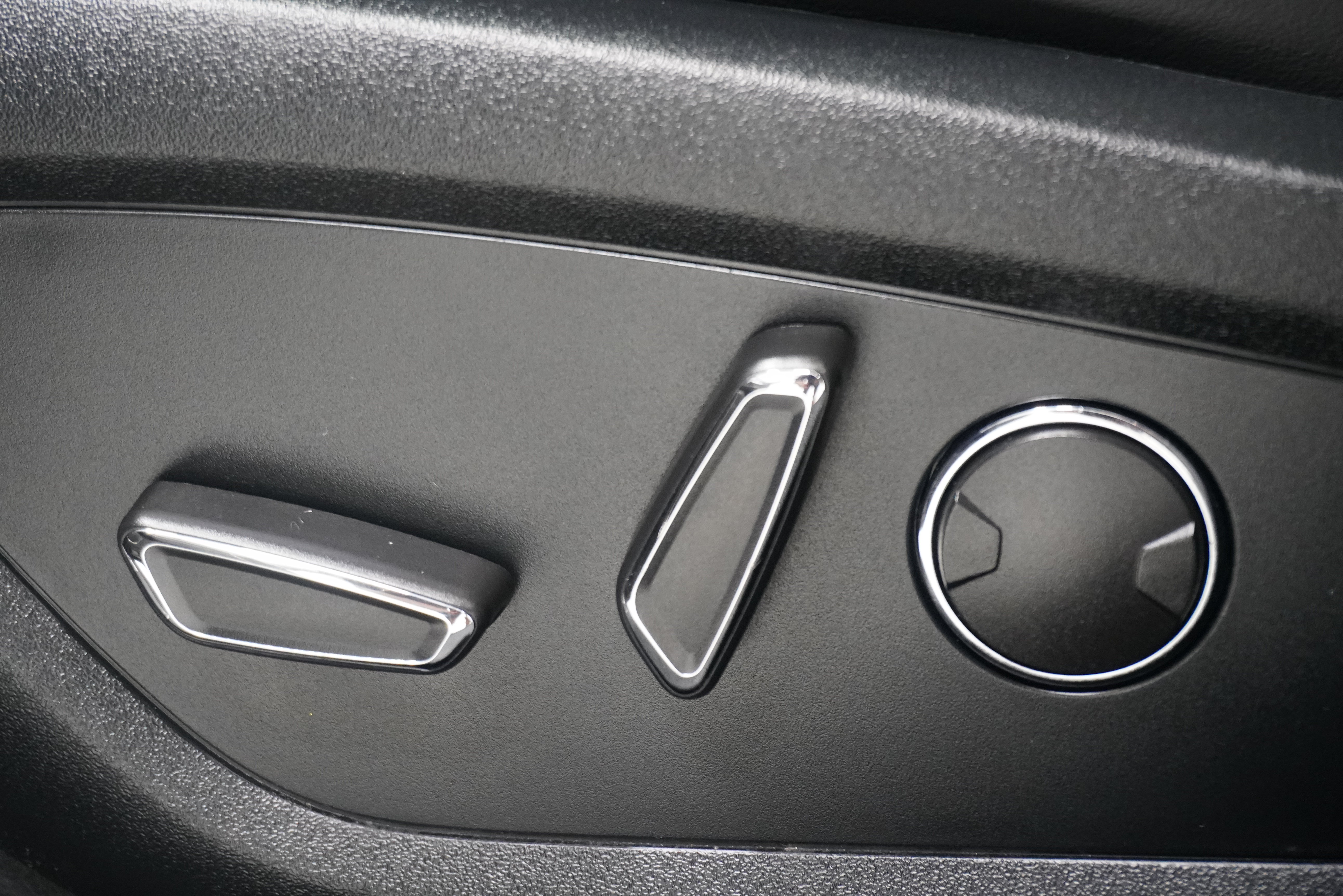 Used 2021 Lincoln Nautilus Reserve FWD image 16