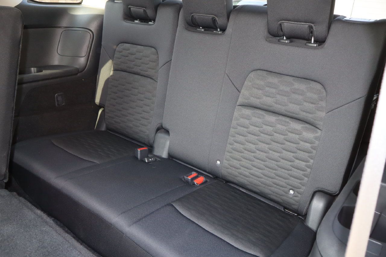 Used 2025 Nissan Pathfinder SV FWD image 6