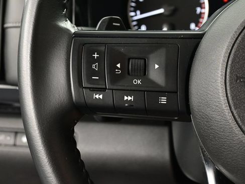 Used 2025 Nissan Pathfinder SV FWD image 31