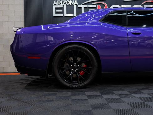 Used 2016 Dodge Challenger SRT Hellcat RWD image 11
