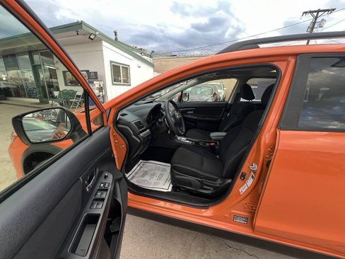 Used 2014 Subaru Crosstrek 2.0i Premium w/ Moonroof Package AWD/4WD image 16