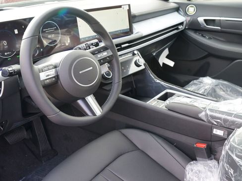 New 2025 Hyundai Sonata Limited image 7