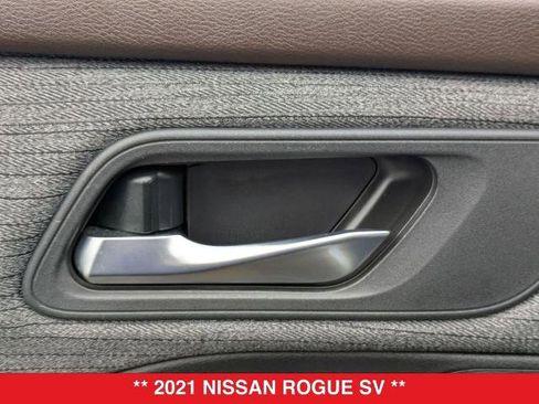 Certified 2021 Nissan Rogue SV image 12