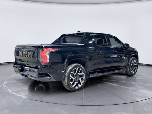 Used 2024 Chevrolet Silverado EV RST AWD/4WD image 3