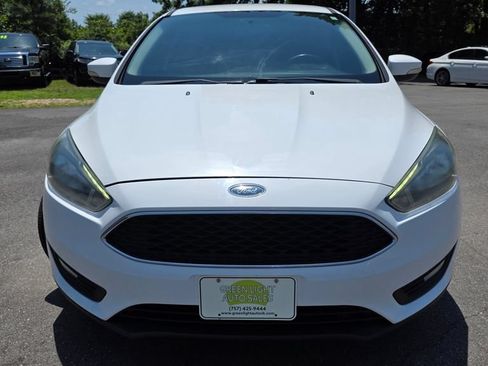 Used 2015 Ford Focus SE w/ Equipment Group 201A FWD image 2