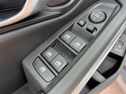 Used 2025 BMW 330i Sedan RWD image 15