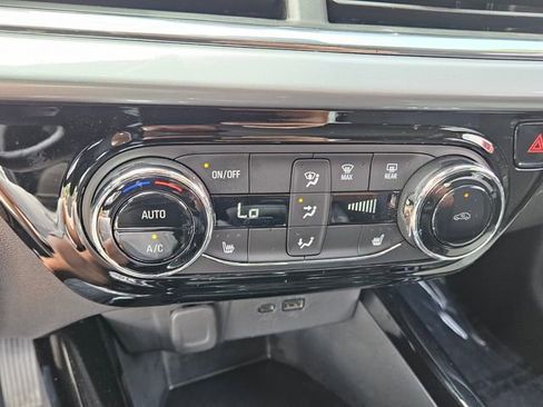 Used 2024 Chevrolet Trax LT w/ Driver Confidence Package image 28