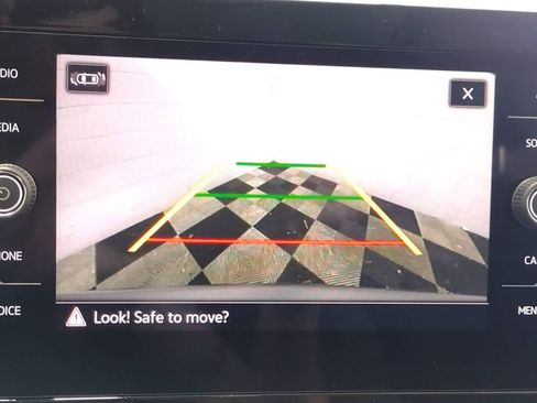 New 2025 Volkswagen Taos SE image 9