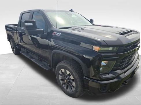 Used 2024 Chevrolet Silverado 2500 Custom w/ Custom Value Package AWD/4WD image 10