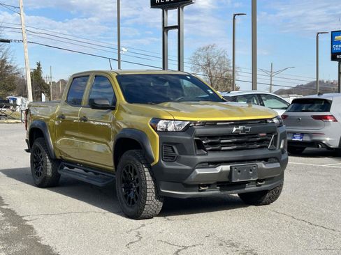 Used 2023 Chevrolet Colorado Trail Boss w/ Advanced Trailering Package image 1