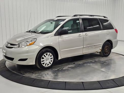 Used 2006 Toyota Sienna LE FWD image 1
