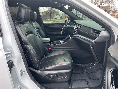 Used 2022 Jeep Grand Cherokee Overland image 29