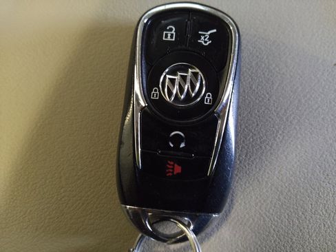 Used 2019 Buick Enclave Essence image 32