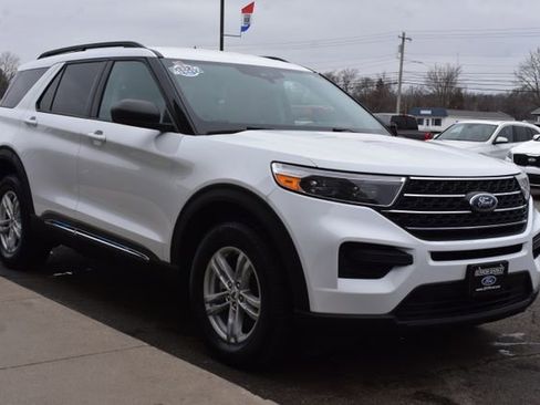 Used 2023 Ford Explorer XLT image 7