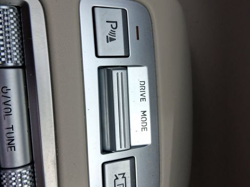 Used 2023 Genesis GV70 2.5T w/ Advanced Package AWD/4WD image 33