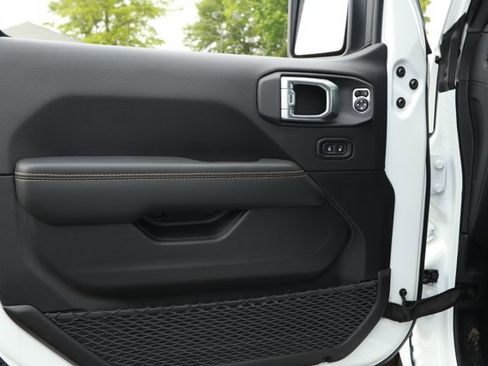 New 2026 Jeep Wrangler Sahara AWD/4WD image 21