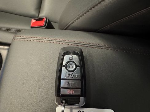 Used 2025 Ford Explorer Active w/ Active Comfort Package AWD/4WD image 17