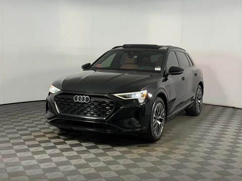 Used 2024 Audi Q8 e-tron Premium Plus w/ Premium Plus Package image 4