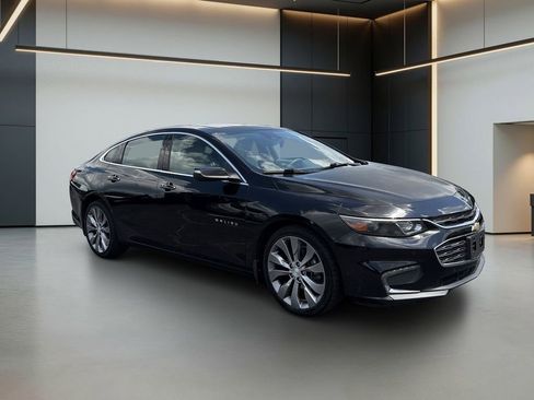 Used 2017 Chevrolet Malibu Premier w/ Premier Sun and Wheel Package FWD image 8
