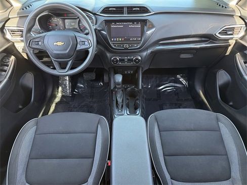 Certified 2023 Chevrolet TrailBlazer LT w/ Convenience Package image 11