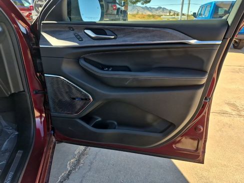 New 2024 Jeep Grand Cherokee Overland w/ Advanced Protech Group III image 20