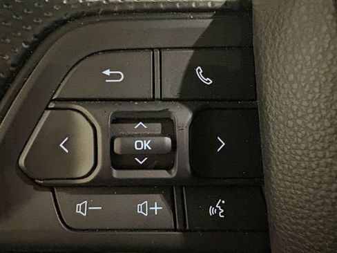 Used 2025 Toyota Tacoma SR5 AWD/4WD image 11