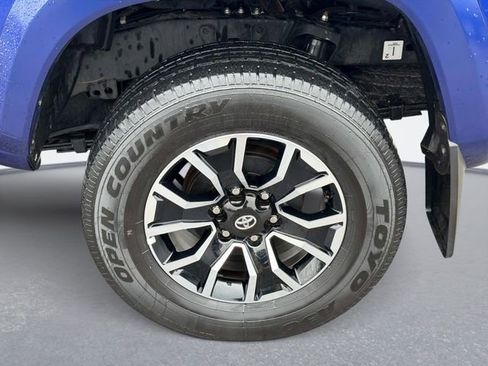 Used 2023 Toyota Tacoma TRD Sport w/ Advanced Technology Package AWD/4WD image 10