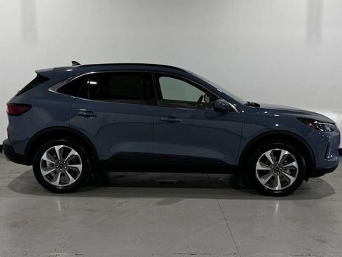Used 2025 Ford Escape Platinum AWD/4WD image 20