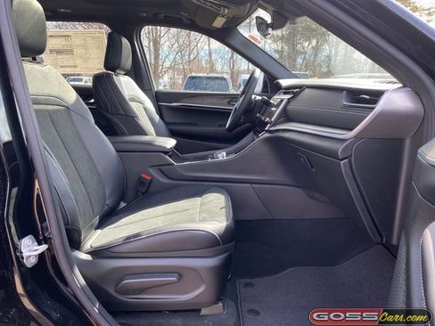 New 2026 Jeep Grand Cherokee Altitude image 6