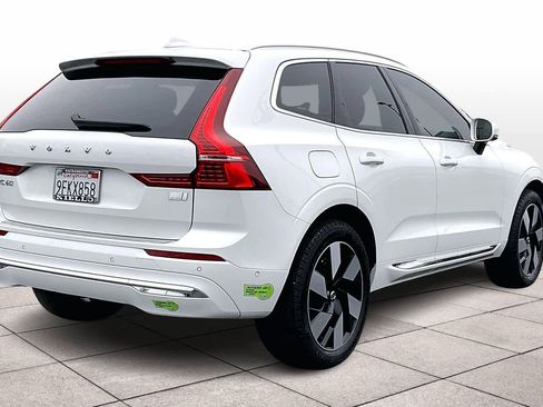 Used 2023 Volvo XC60 T8 Plus image 16