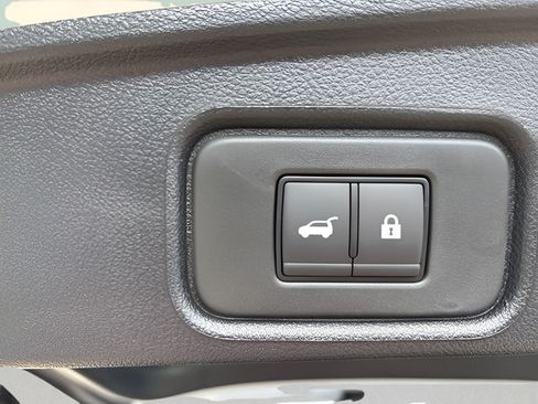 New 2026 Nissan Pathfinder SV w/ SV Premium Package FWD image 41