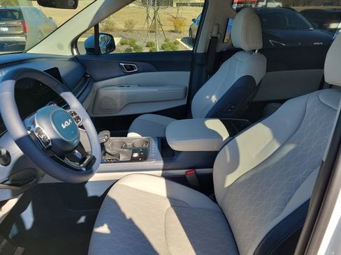 New 2026 Kia Carnival EX image 16