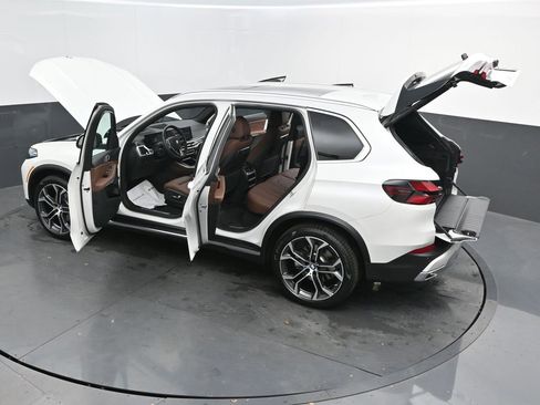 Certified 2025 BMW X5 sDrive40i w/ Parking Assistance Package image 54