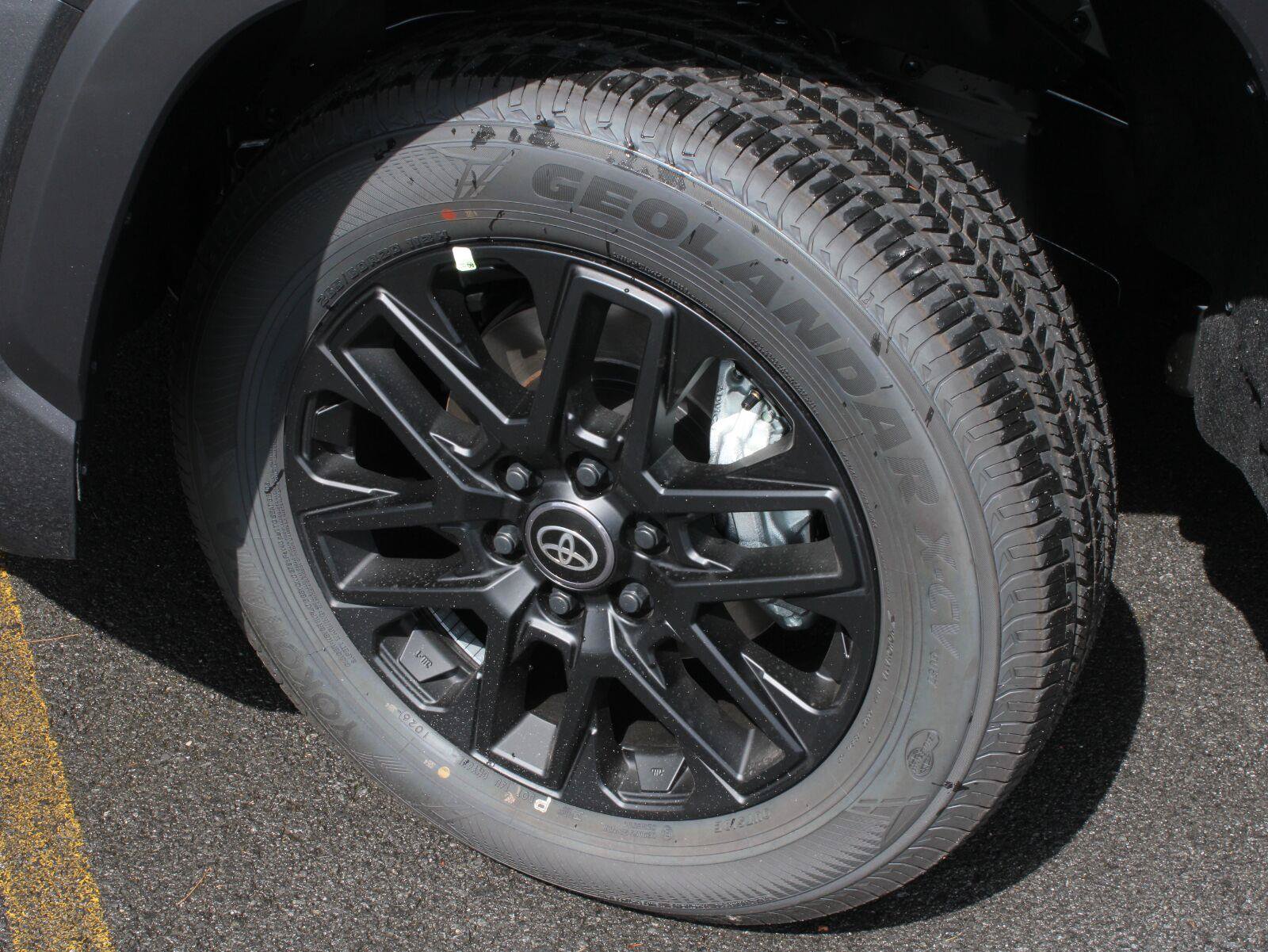 New 2026 Toyota Tundra Limited AWD/4WD image 18