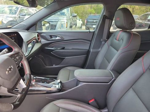 Used 2025 Chevrolet Trax RS w/ Driver Confidence Package image 12