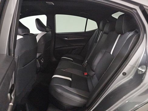 Used 2025 Toyota Camry SE FWD image 8