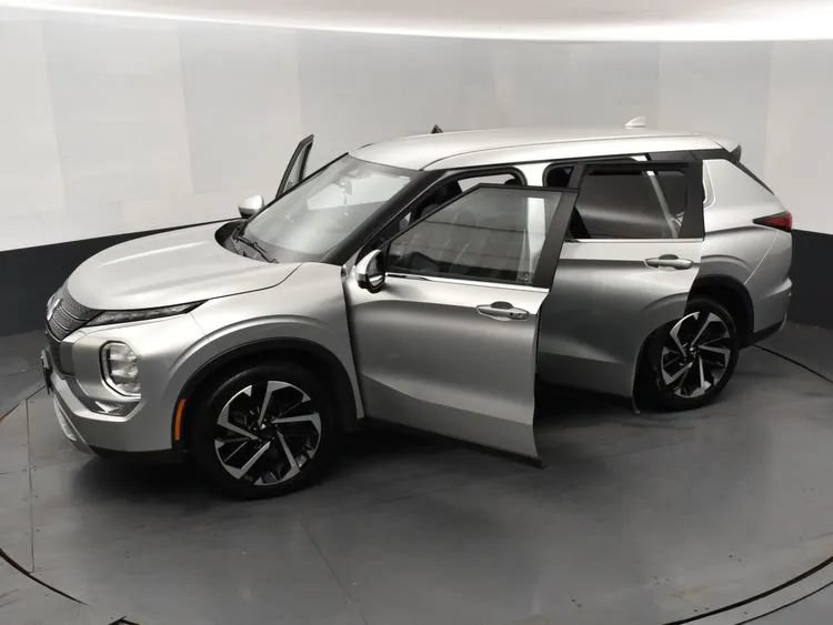 Used 2024 Mitsubishi Outlander FWD image 7