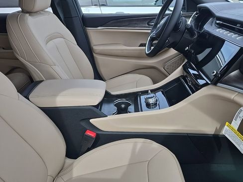 New 2026 Jeep Grand Cherokee Limited w/ Limited Altitude Package image 10