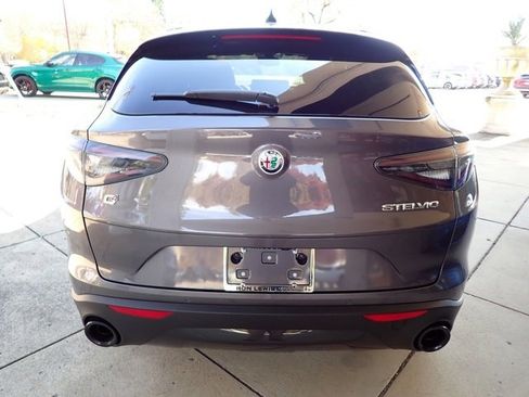 New 2025 Alfa Romeo Stelvio Sprint image 4