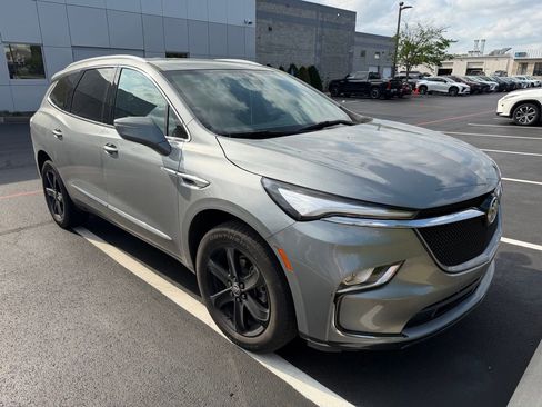 Used 2024 Buick Enclave Essence w/ Experience Buick Package image 7